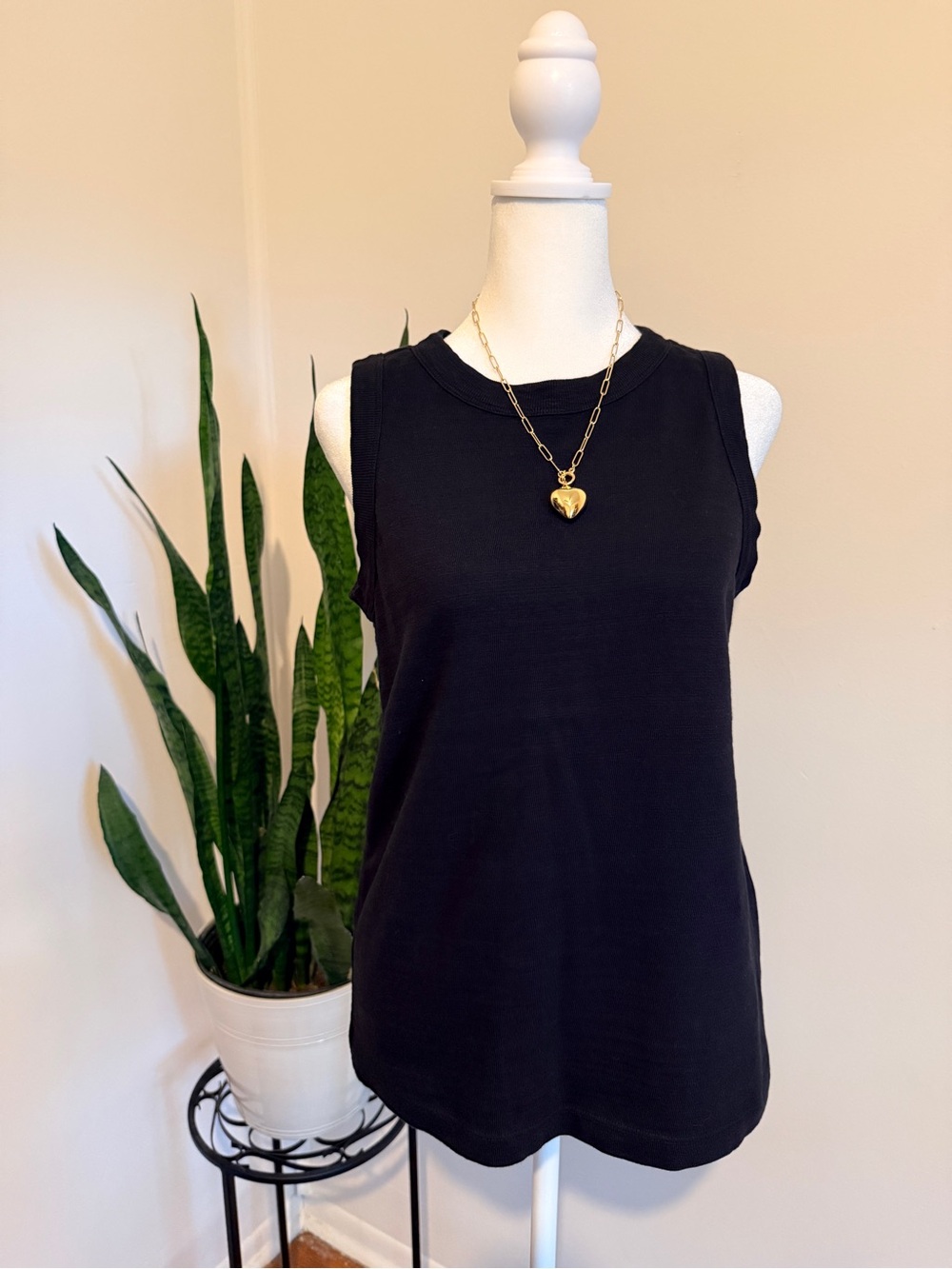 LOFT | Black Sleeveless Crewneck Tank Top